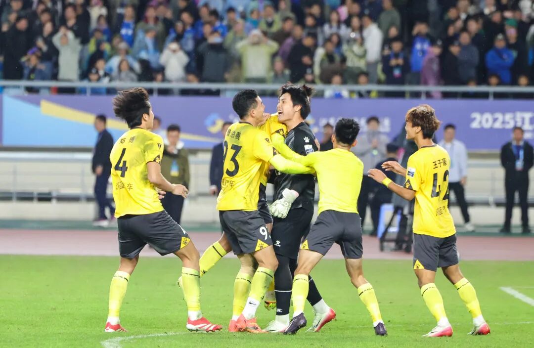 苏超泰州队9:8战胜南京队 苏超泰州队9:8战胜南京队